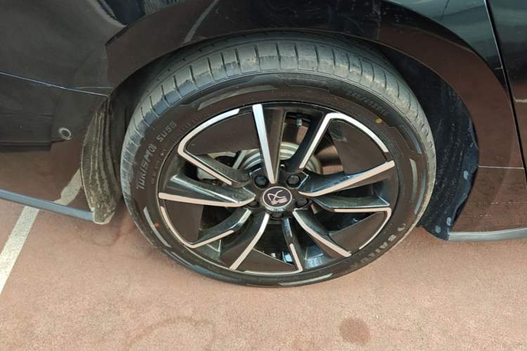 Used BYD Han 2020 EV Four-Wheel Drive High-Performance Flagship Model Right Rear Wheel Hub