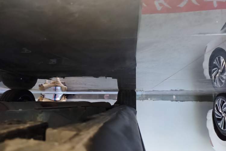 Used BYD Han 2020 DM Four-Wheel Drive Performance Edition Luxury Model Right Side Sill
