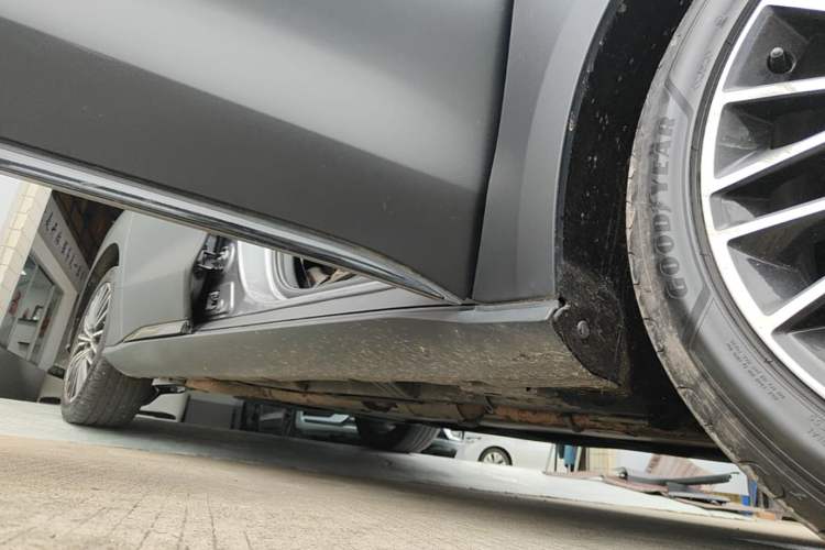 Used BYD Han 2020 DM Four-Wheel Drive Performance Edition Prestige Model Right Side Sill