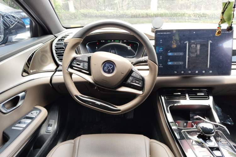 Used BYD Han 2020 EV Long-Range Luxury Model Steering Wheel