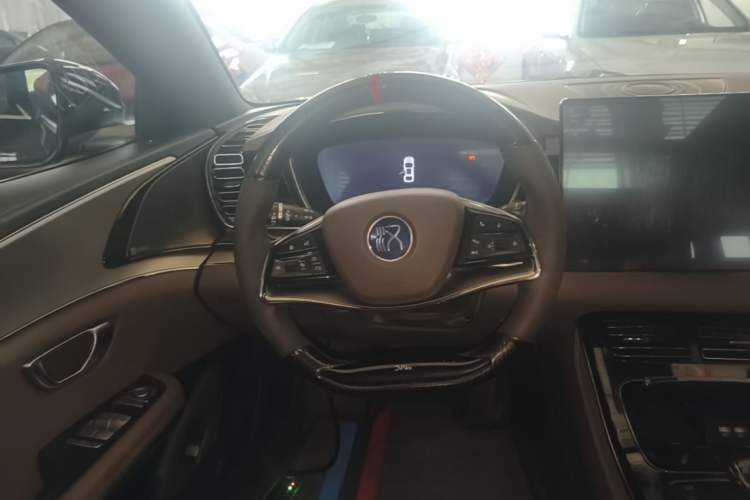 Used BYD Han 2020 DM Four-Wheel Drive Performance Edition Luxury Model Steering Wheel