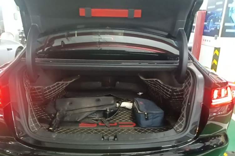 Used BYD Han 2020 DM Four-Wheel Drive Performance Edition Luxury Model Trunk