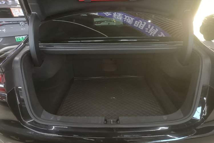 Used BYD Han 2020 EV Long-Range Luxury Model Trunk