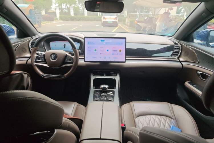 Used BYD Han 2020 EV Four-Wheel Drive High-Performance Flagship Model Center Console