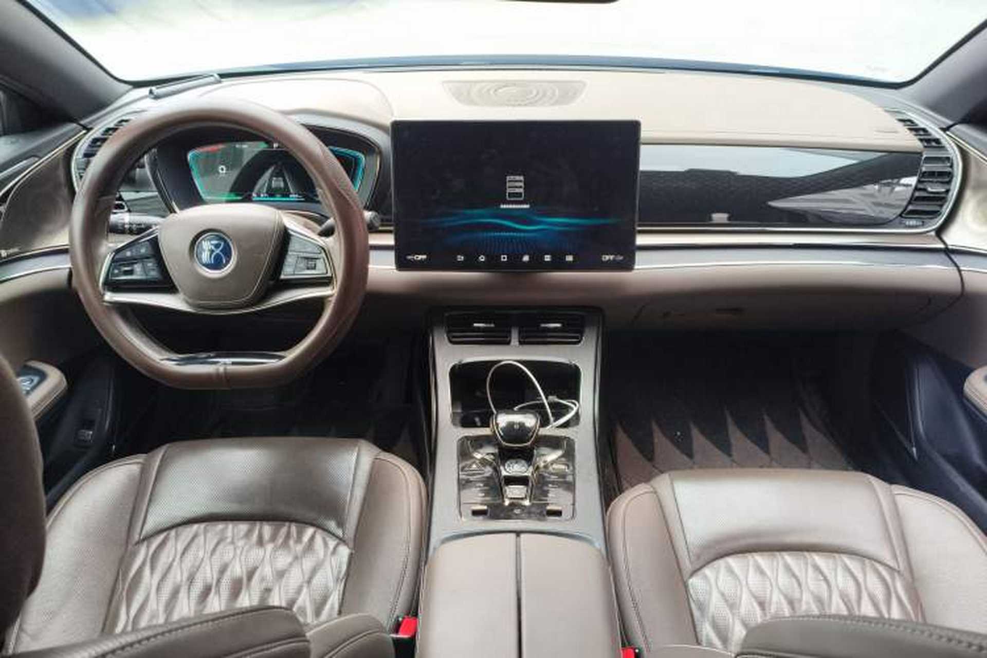 Used BYD Han 2020 EV Long-Range Deluxe Model Center Console