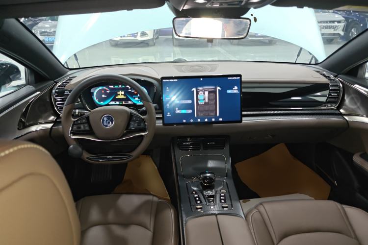 Used BYD Han 2020 DM Four-Wheel Drive Performance Edition Luxury Model Center Console