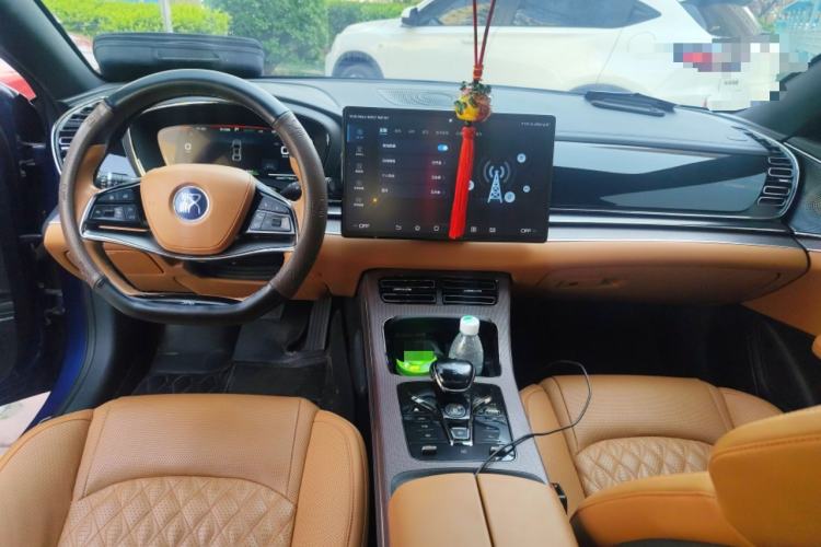 Used BYD Han 2020 EV Four-Wheel Drive High-Performance Flagship Model Center Console