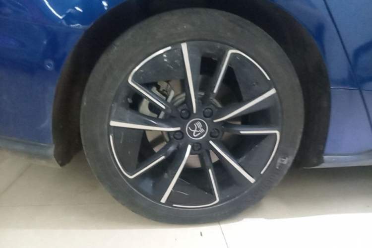 Used BYD Han 2020 EV Four-Wheel Drive High-Performance Flagship Model Exterior 5