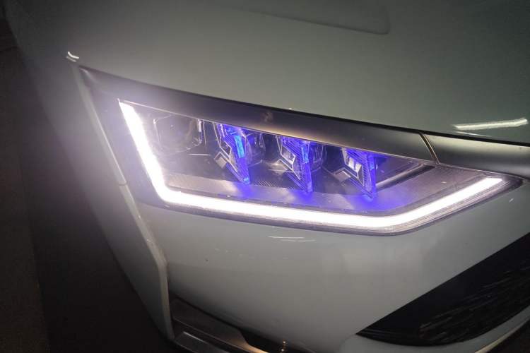 Used BYD Han 2020 DM Four-Wheel Drive Performance Edition Luxury Model Exterior 6