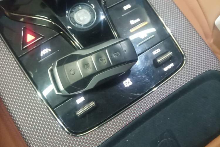 Used BYD Han 2020 EV Four-Wheel Drive High-Performance Flagship Model Interior 1