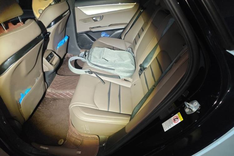 Used BYD Han 2020 DM Four-Wheel Drive Performance Edition Luxury Model Interior 4