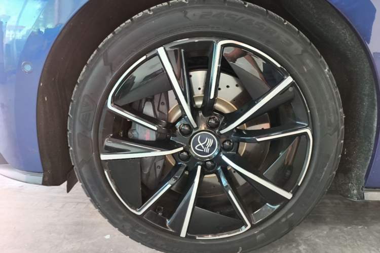 Used BYD Han 2020 EV Four-Wheel Drive High-Performance Flagship Model Left Front Wheel Hub