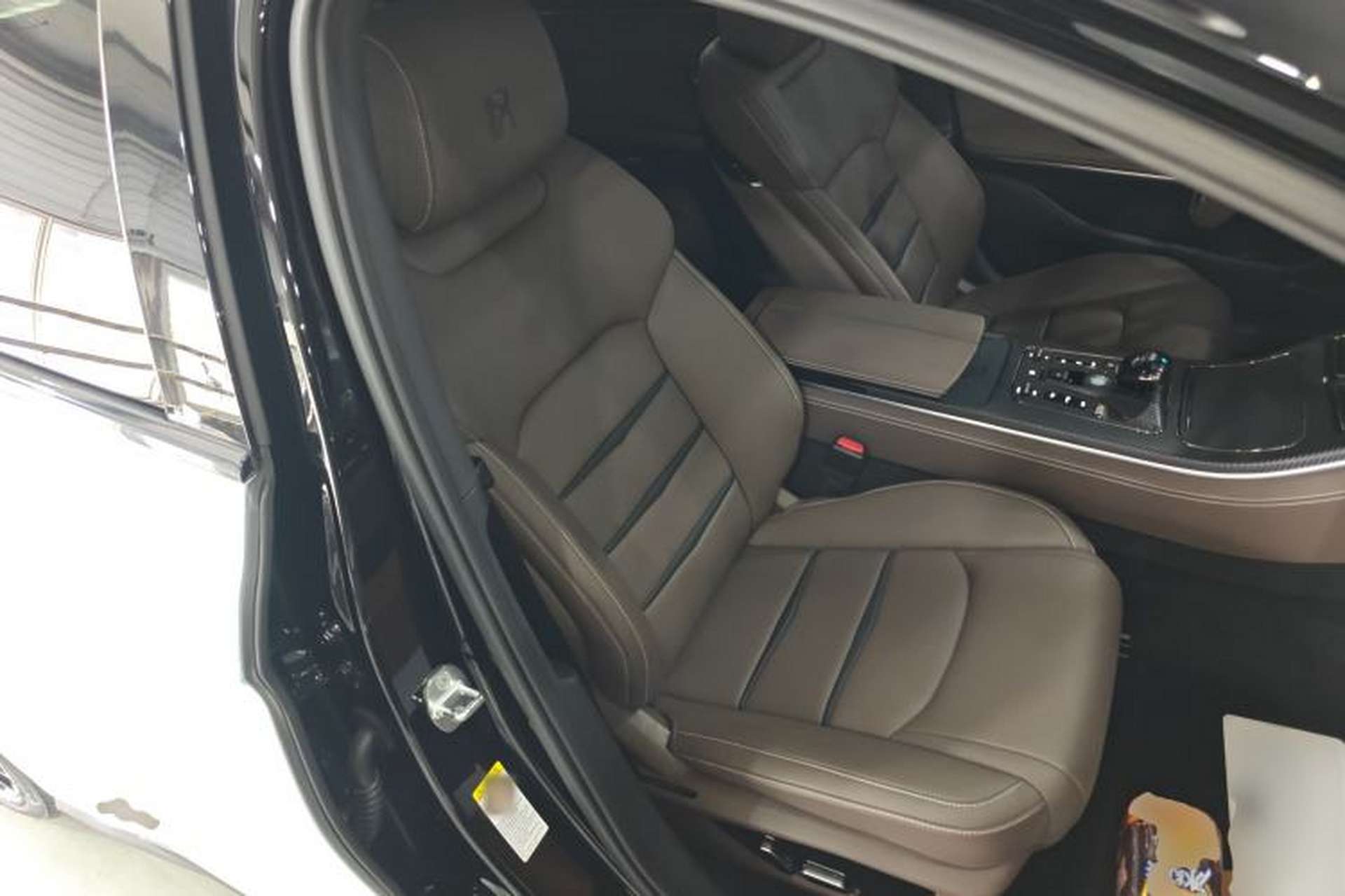 Used BYD Han 2020 DM Four-Wheel Drive Performance Edition Luxury Model Right Front Seat