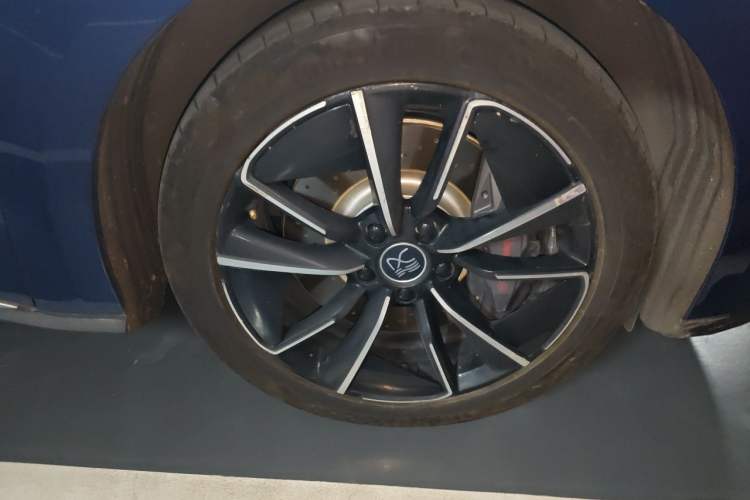 Used BYD Han 2020 EV Four-Wheel Drive High-Performance Flagship Model Right Front Wheel Hub