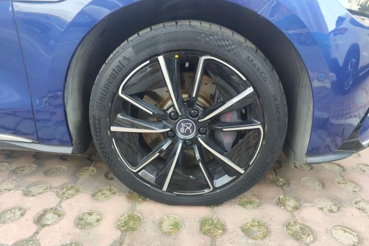 Used BYD Han 2020 EV Four-Wheel Drive High-Performance Flagship Model Right Front Wheel Hub