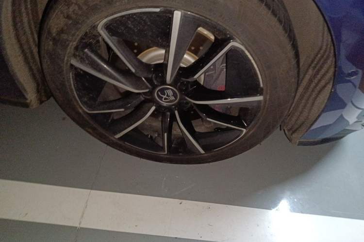 Used BYD Han 2020 EV Four-Wheel Drive High-Performance Flagship Model Right Front Wheel Hub