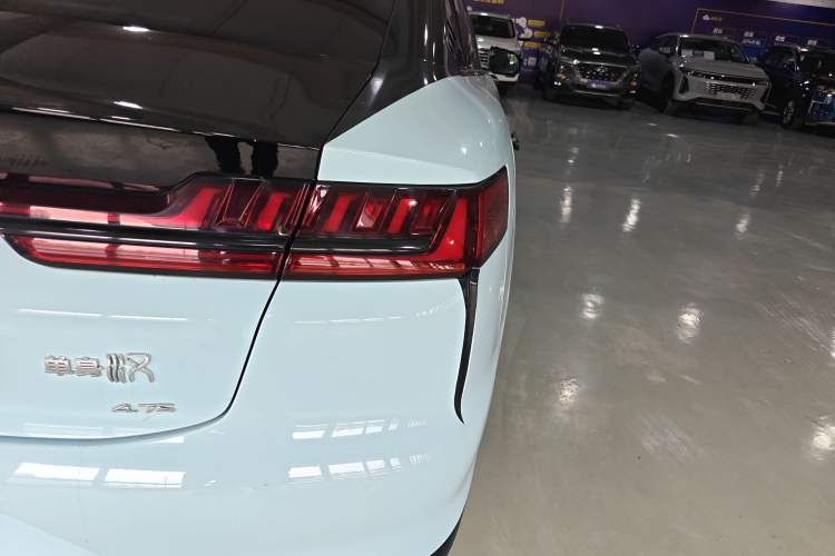 Used BYD Han 2020 DM Four-Wheel Drive Performance Edition Luxury Model Right Rear Taillight