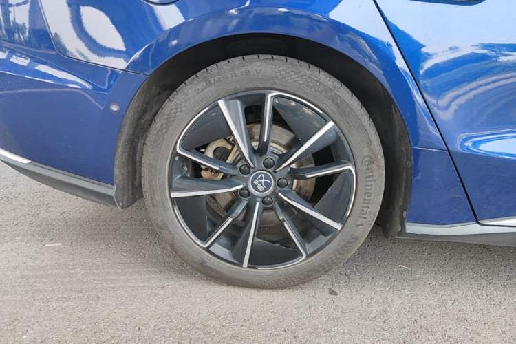 Used BYD Han 2020 EV Four-Wheel Drive High-Performance Flagship Model Right Rear Wheel Hub