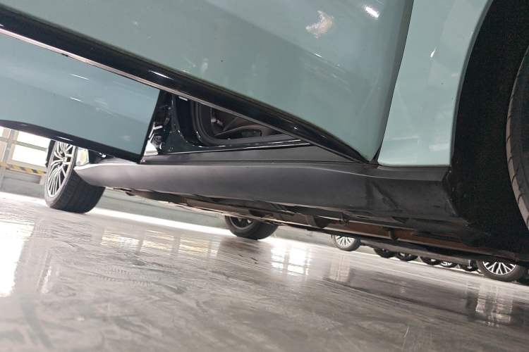 Used BYD Han 2020 DM Four-Wheel Drive Performance Edition Luxury Model Right Side Sill