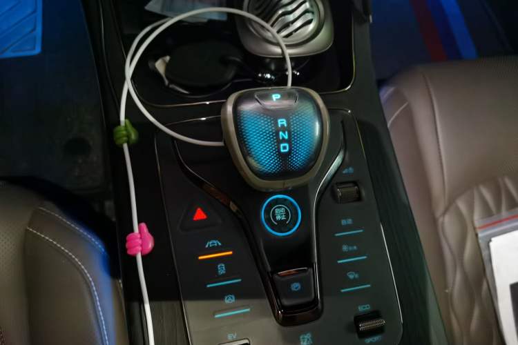 Used BYD Han 2020 DM Four-Wheel Drive Performance Edition Prestige Model Gear Lever