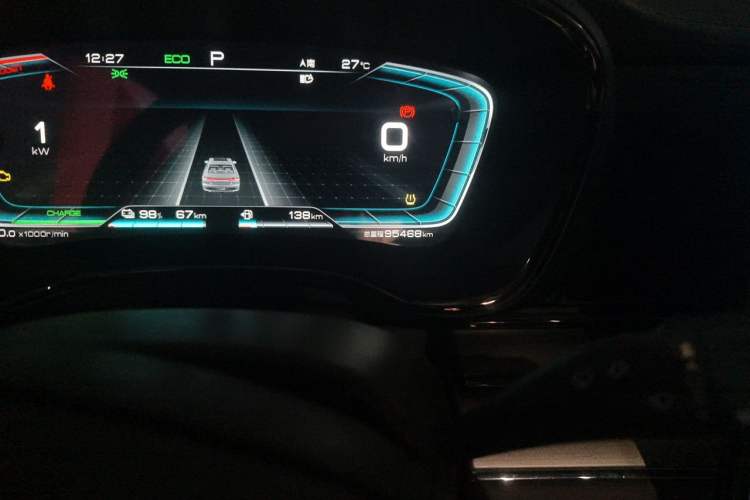 Used BYD Han 2020 DM Four-Wheel Drive Performance Edition Luxury Model Odometer Close Up