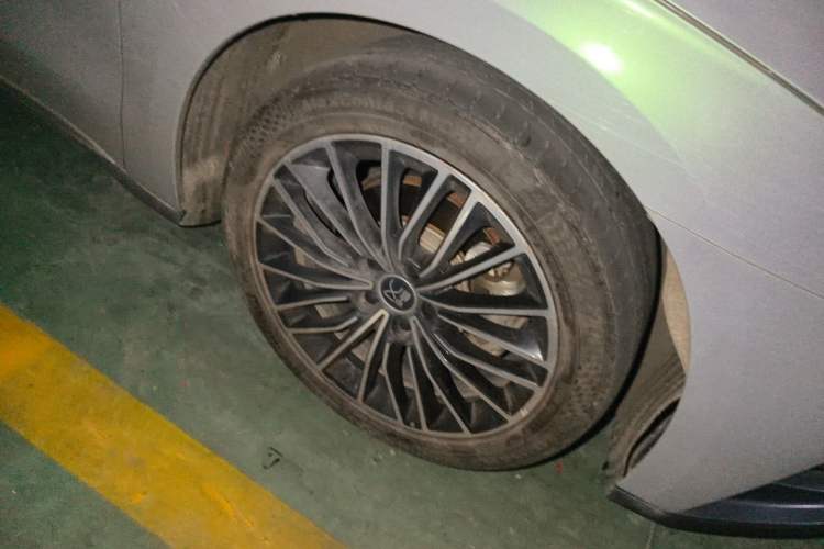 Used BYD Han 2020 DM Four-Wheel Drive Performance Edition Luxury Model Right Front Wheel Hub