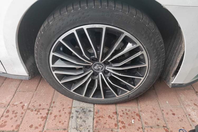 Used BYD Han 2020 DM Four-Wheel Drive Performance Edition Luxury Model Right Front Wheel Hub