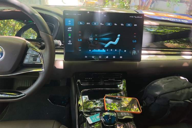 Used BYD Han 2020 EV Long-Range Luxury Model Audio And AC Panel