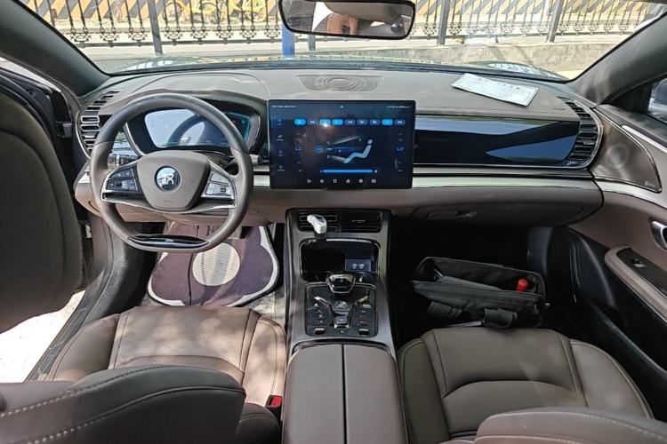 Used BYD Han 2020 EV Long-Range Luxury Model Center Console