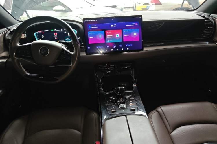 Used BYD Han 2020 DM Four-Wheel Drive Performance Edition Luxury Model Center Console