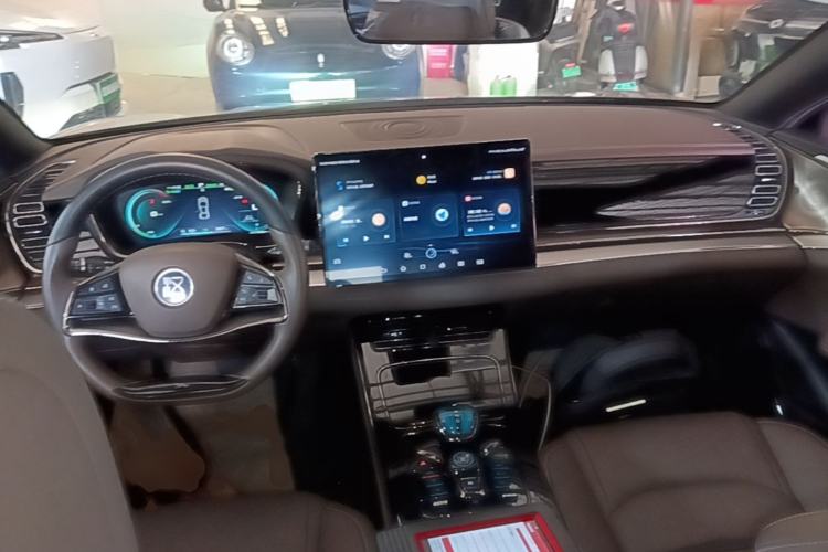 Used BYD Han 2020 EV Long-Range Luxury Model Center Console