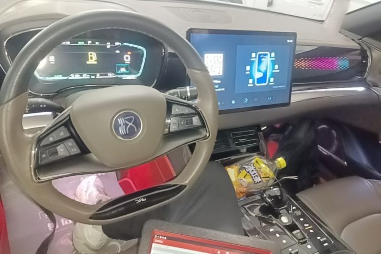 Used BYD Han 2020 DM Four-Wheel Drive Performance Edition Luxury Model Center Console