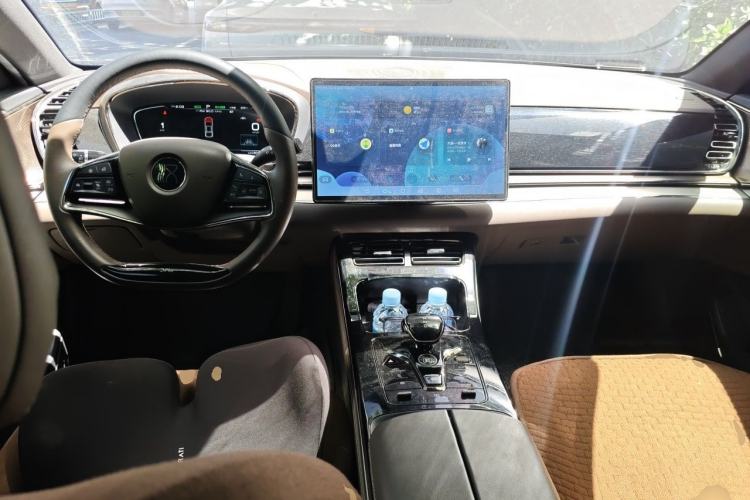 Used BYD Han 2020 EV Long-Range Luxury Model Center Console