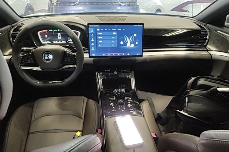 Used BYD Han 2020 EV Long-Range Deluxe Model Center Console