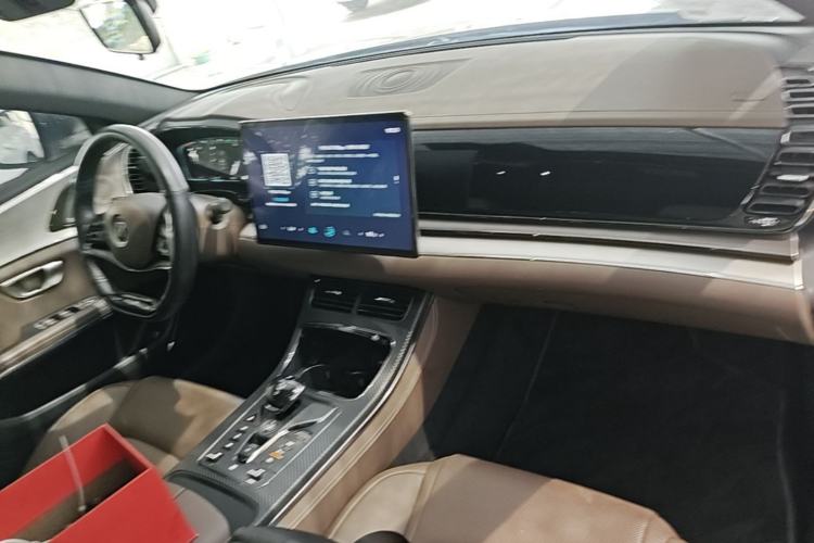 Used BYD Han 2020 EV Long-Range Luxury Model Center Console