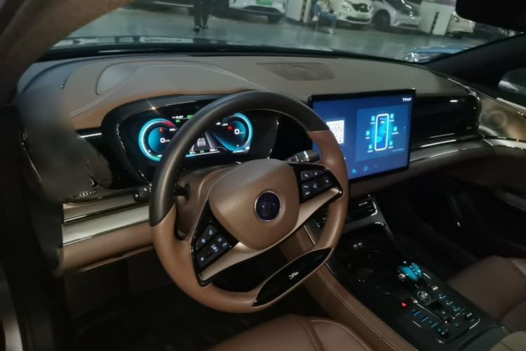 Used BYD Han 2020 EV Long-Range Luxury Model Center Console