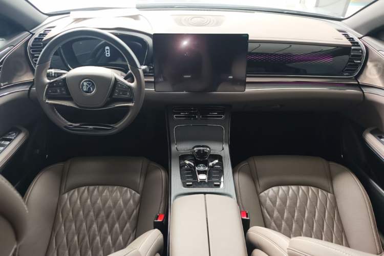 Used BYD Han 2020 EV Four-Wheel Drive High-Performance Flagship Model Center Console