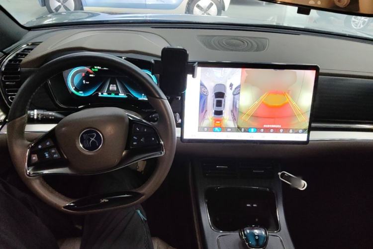 Used BYD Han 2020 EV Long-Range Luxury Model Center Console