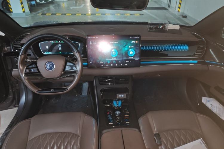 Used BYD Han 2020 EV Long-Range Deluxe Model Center Console