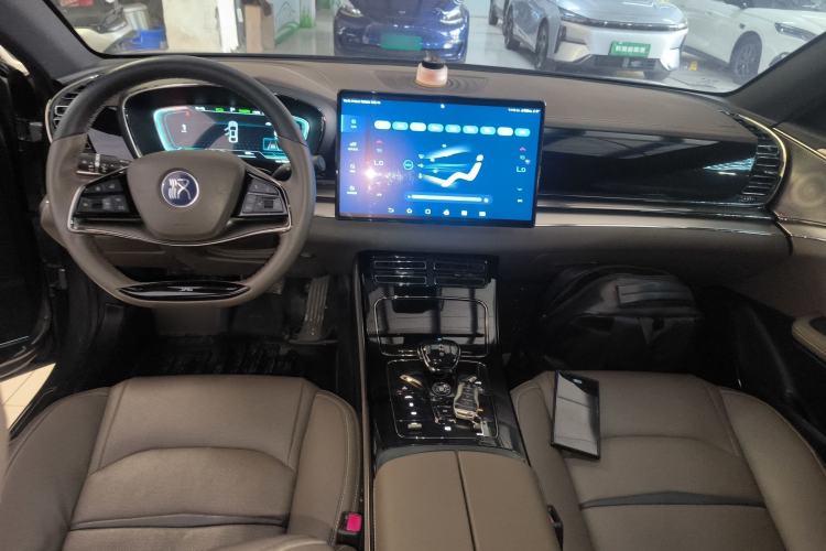 Used BYD Han 2020 EV Long-Range Luxury Model Center Console