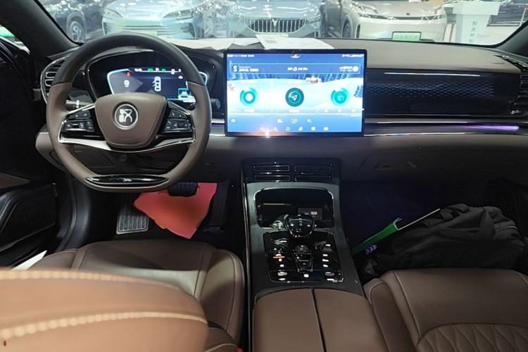 Used BYD Han 2020 DM Four-Wheel Drive Performance Edition Prestige Model Center Console
