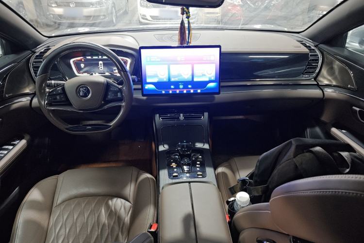 Used BYD Han 2020 EV Four-Wheel Drive High-Performance Flagship Model Center Console