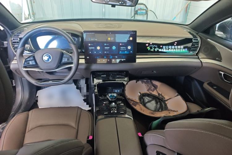 Used BYD Han 2020 EV Long-Range Luxury Model Center Console