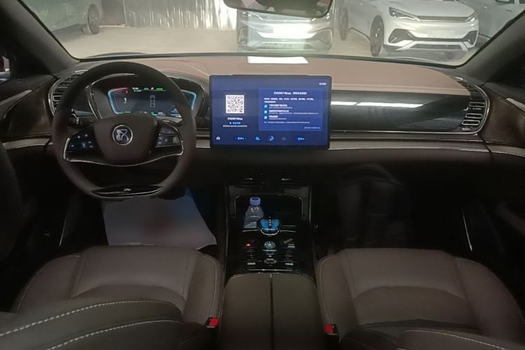Used BYD Han 2020 EV Long-Range Luxury Model Center Console
