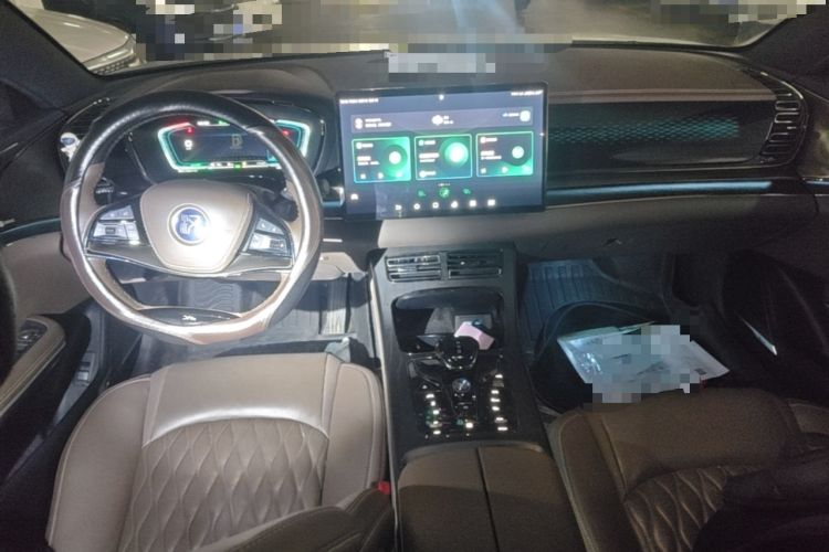 Used BYD Han 2020 DM Four-Wheel Drive Performance Edition Prestige Model Center Console