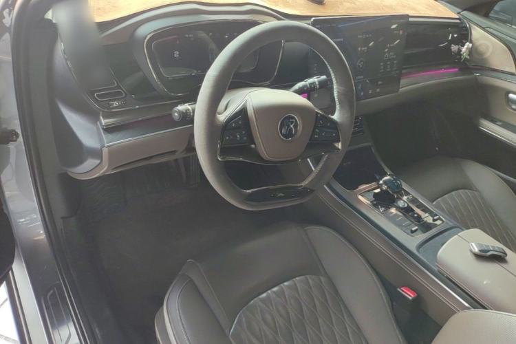 Used BYD Han 2020 DM Four-Wheel Drive Performance Edition Prestige Model Center Console