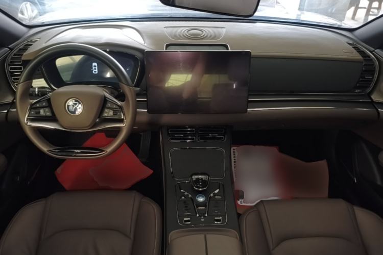 Used BYD Han 2020 DM Four-Wheel Drive Performance Edition Luxury Model Center Console