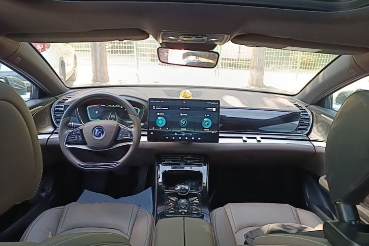 Used BYD Han 2020 EV Long-Range Luxury Model Center Console