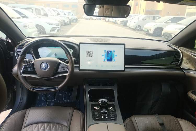 Used BYD Han 2020 EV Four-Wheel Drive High-Performance Flagship Model Center Console