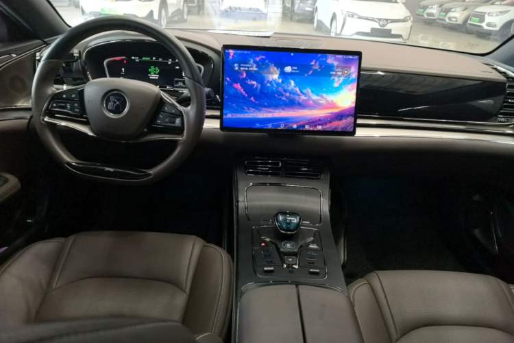 Used BYD Han 2020 DM Four-Wheel Drive Performance Edition Luxury Model Center Console